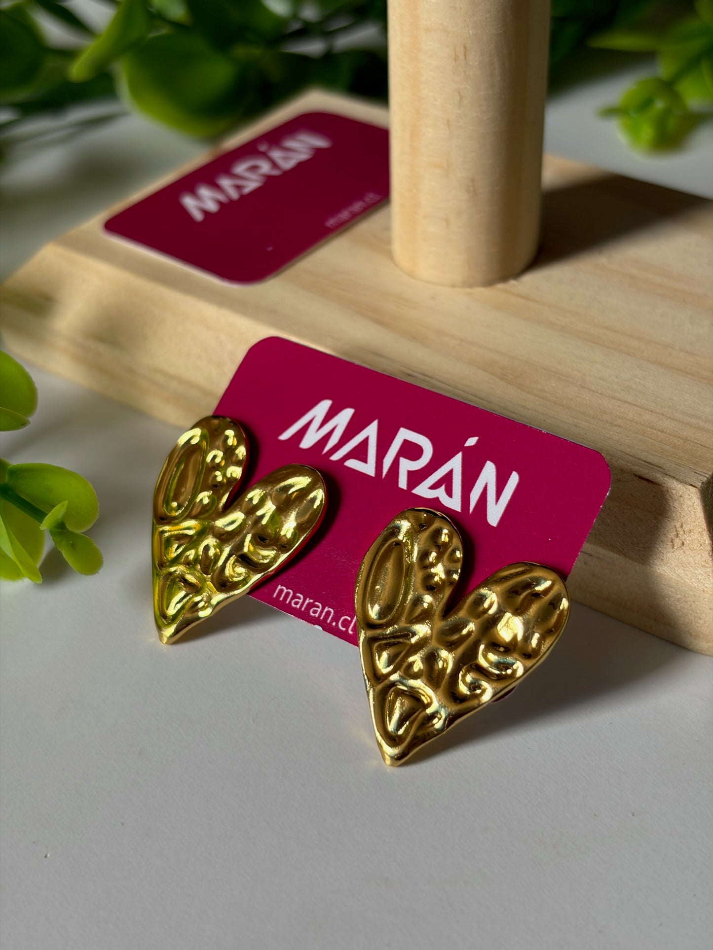 Aros corazón dorados1