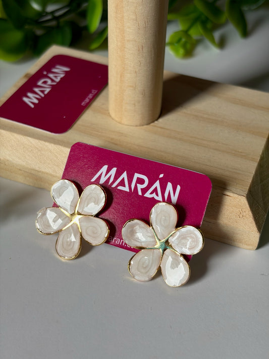 Aros flores blancos